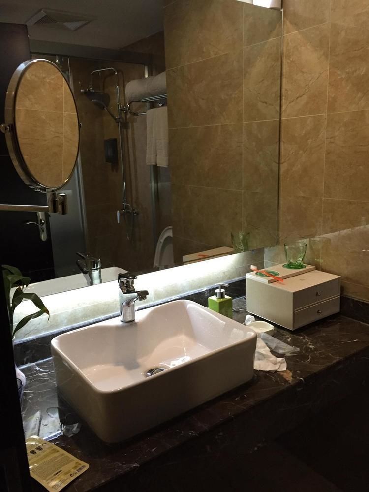 Yj Intl. Hotel Ta-mien-chen Bagian luar foto